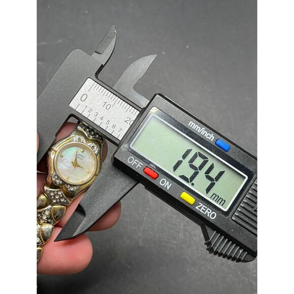 Vintage Caravelle By Bulova Two-Tone 19mm Quartz Women's Watch MOP Dial 7.25-7.5 - Picture 12 of 13